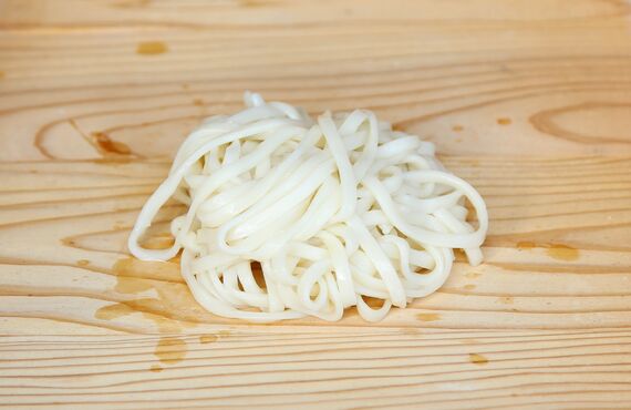福岡市早良区でうどん麺などの麺の仕入れなら老舗の製麺所「青木食産」へ