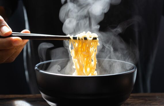 ご当地ラーメンを味わうなら福岡の老舗製麵所青木食産の通販サイトへ