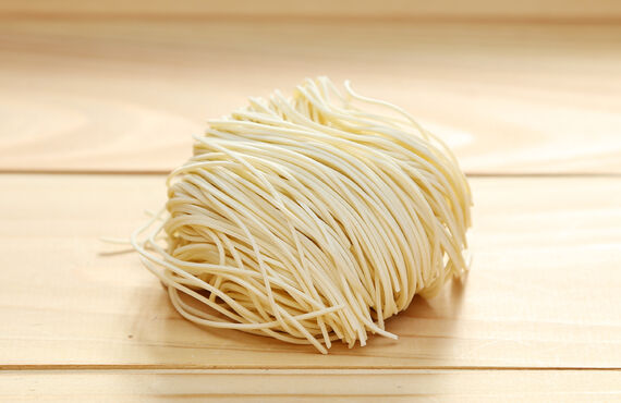 大阪府で豚骨ラーメン用の業務用生麵を仕入れるなら福岡で明治創業の製麵所青木食産へ